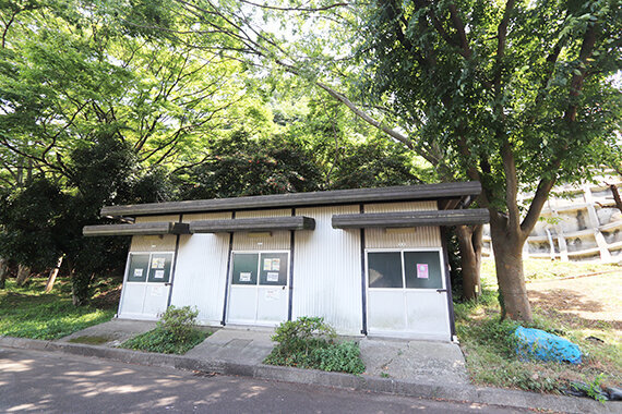 テニスコート（人工芝８面）